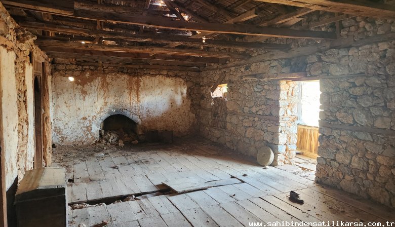 FIRSAT DENİZLİ TAVAS KAYACAKÖYDE 1145M2 2 KATLI TAŞ EV VE ARSASI